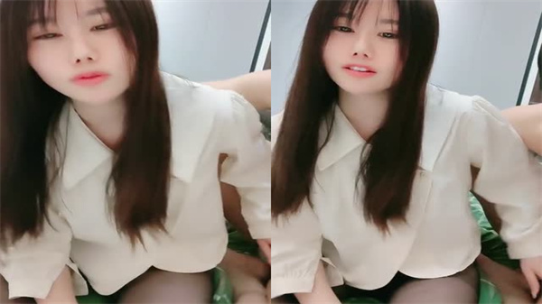 黑丝肥臀美少女任狼友抠穴爆操,嫩穴被玩到高潮喷水